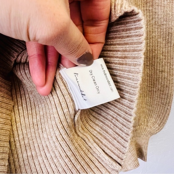 Line & Dot Puff Sleeve Ribbed Turtleneck Sweater XS - Picture 3 of 9